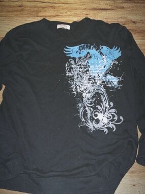 anchor blue Black Long-Sleeve Tee with Blue and White Graphic
